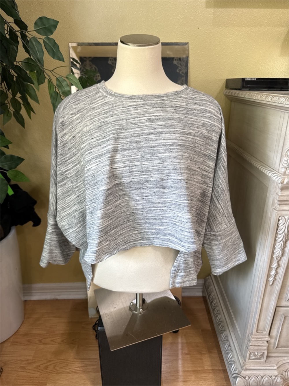 FP Beach XS Gray Space Dye Oversized Crop Sweatshirt Batwing Sleeve USA